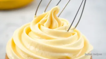 Whip Banana Buttercream Icing Quickly